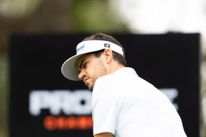 Beau Hossler leads Wyndham Championship after day 1 with Sahith Theegala close behind