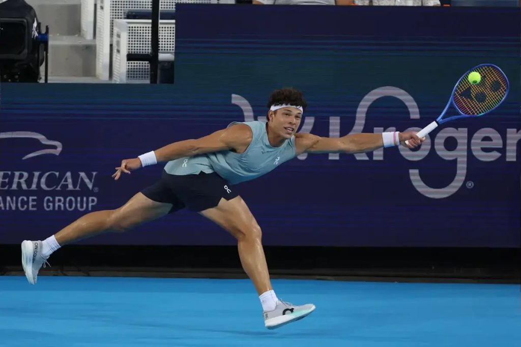 Ben shelton crashes out while Danil medvedev survives scare at cincinnati open
