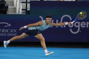 Ben shelton crashes out while Danil medvedev survives scare at cincinnati open