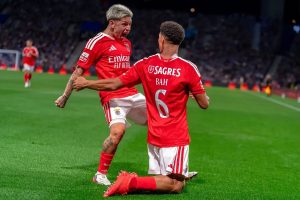 Benfica procura manter invencibilidade frente ao Vitória de Guimarães