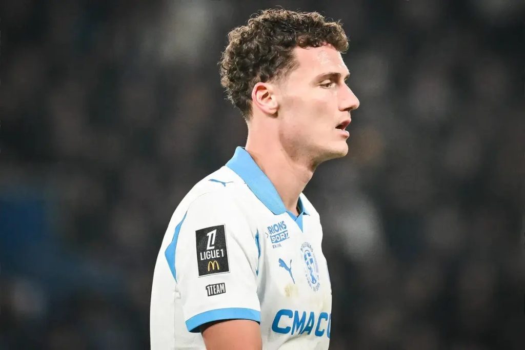 Benjamin Pavard fights to secure Inter future as Cristian Chivu keeps door open