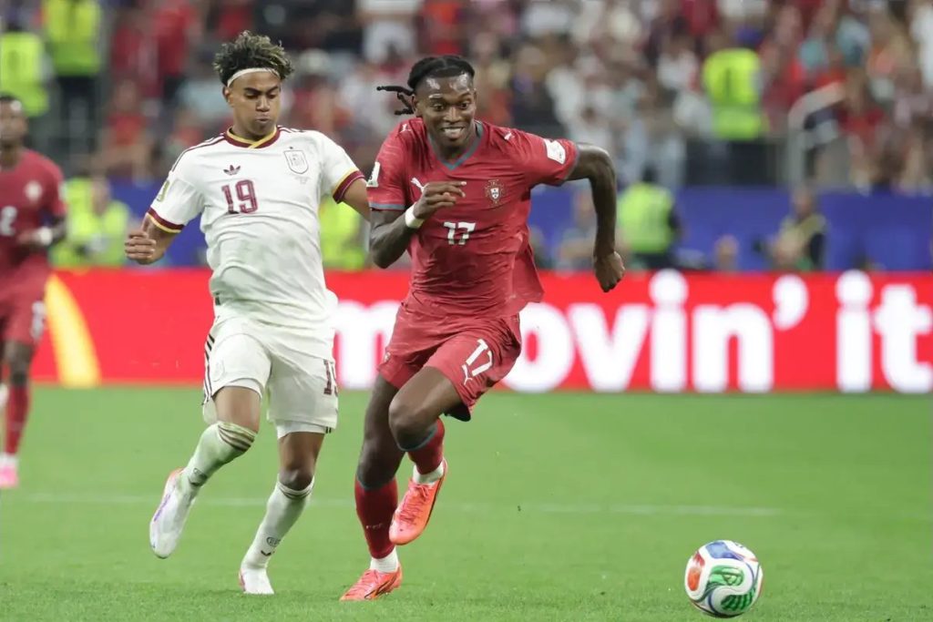 Besiktas shifts focus to Rafael Leao after Mohamed Salah talks stall