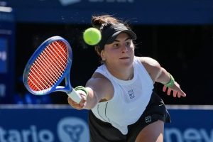 Bianca Andreescu admits feeling she let team and family down after Canadian Open loss