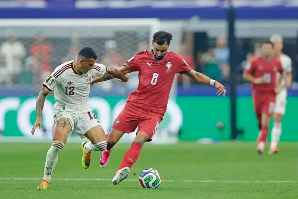 Bruno Fernandes earns £9.5m from image rights in 2024/25 season as United contract talks intensify