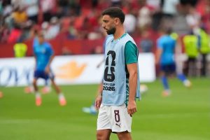 Bruno Fernandes falters again as Portugal scrape past Croatia in world cup thriller