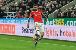 Bruno Fernandes set to sign £400k-a-week manchester united deal after Carrick arrival