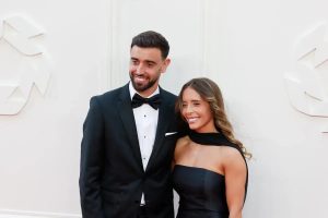 Bruno Fernandes wins PFA player of the year despite voting for Arsenal star