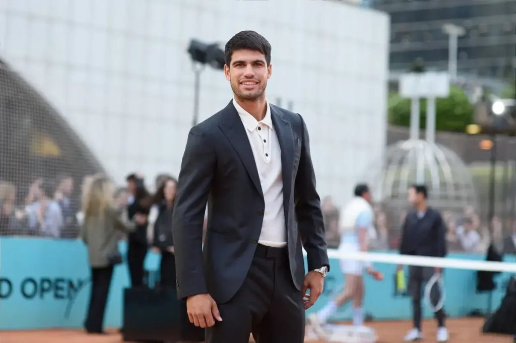Carlos Alcaraz faces pivotal choice over us open as wrist injury recovery stalls