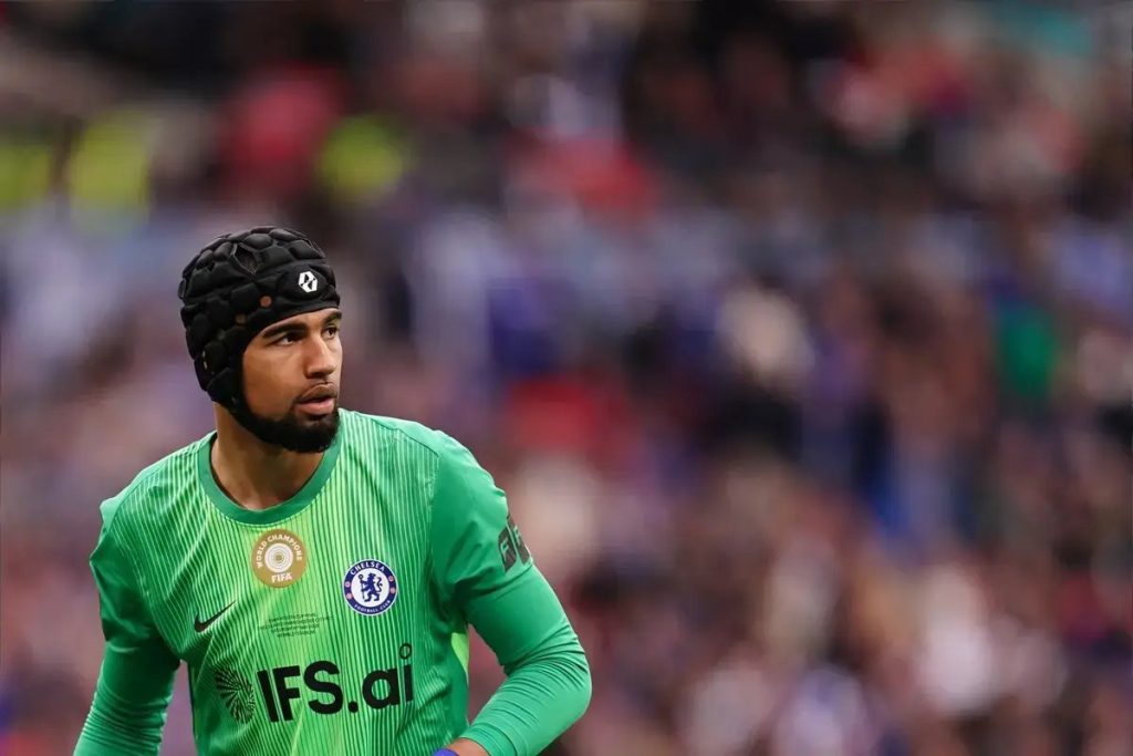Chelsea’s new manager must sign a world-class goalkeeper to replace Robert Sanchez