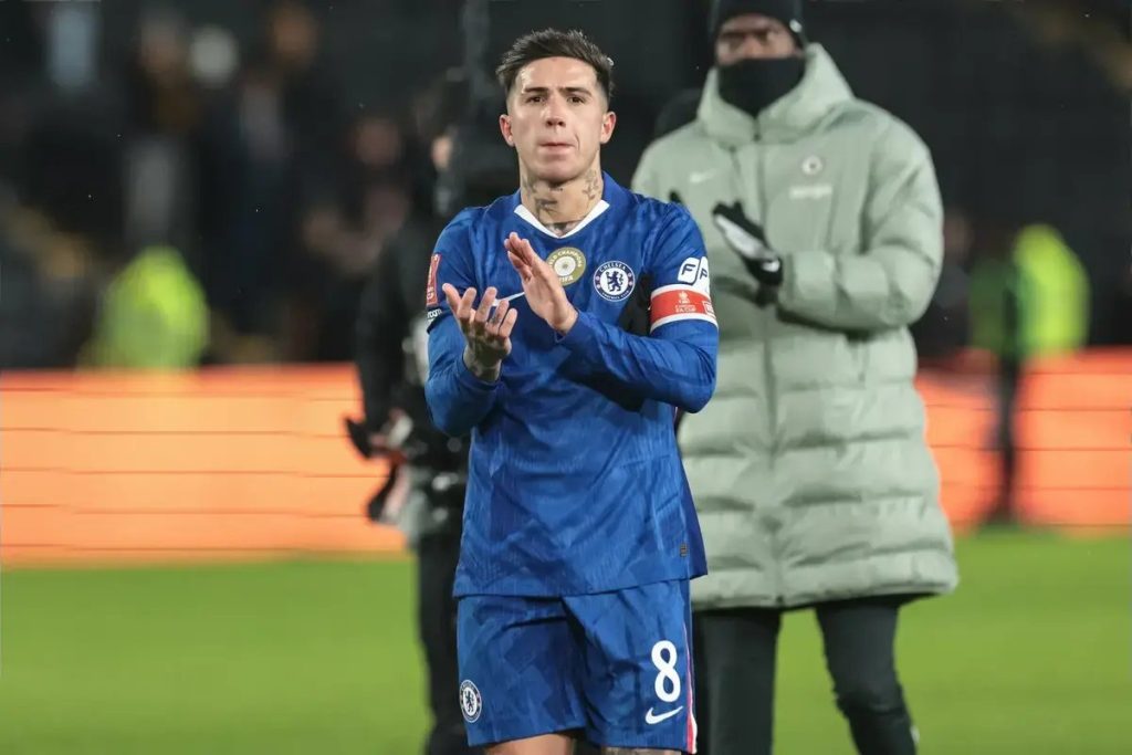 Chelsea sets £120m price as Enzo Fernandez bid deadline passes with no offers