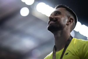 Chelsea targets Porto goalkeeper Diogo Costa with £51m release clause amid United interest