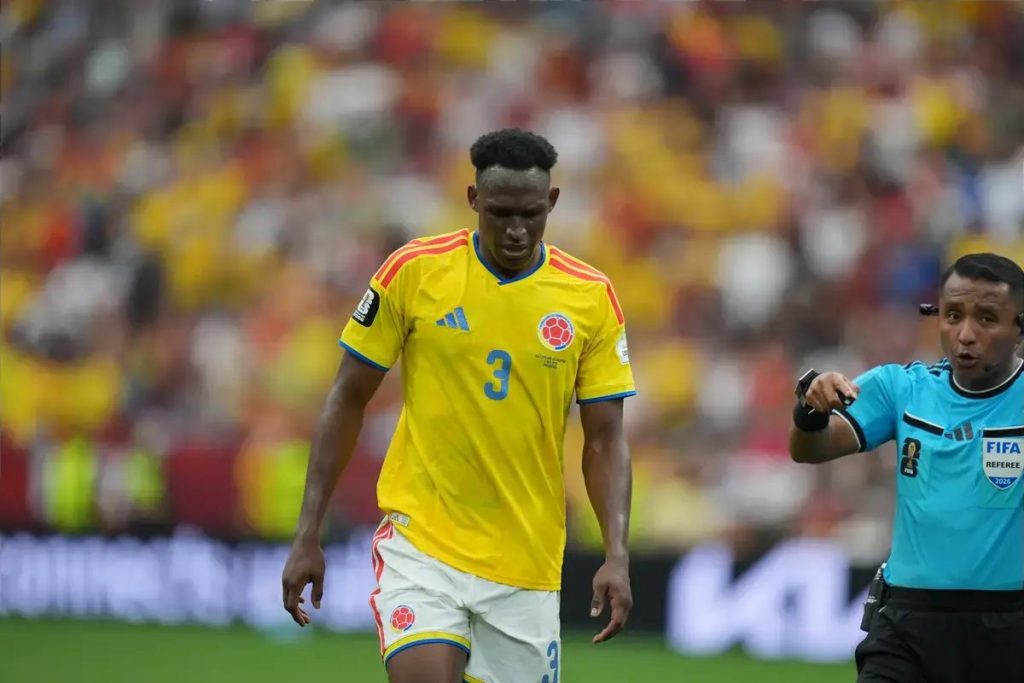 Como enters race for Bologna defender Jhon Lucumi as Juventus hesitate