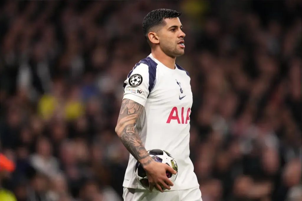Cristian Romero set to leave Tottenham amid Manchester United interest