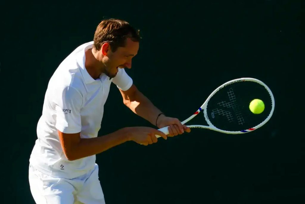 Daniil Medvedev explains taped knees ahead of US Open hard-court swing