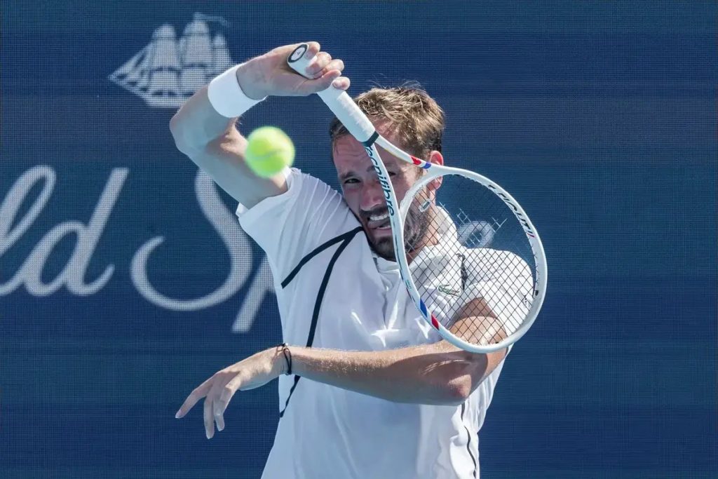 Daniil Medvedev wins US Open opener as Lucrezia Stefanini advances in thriller