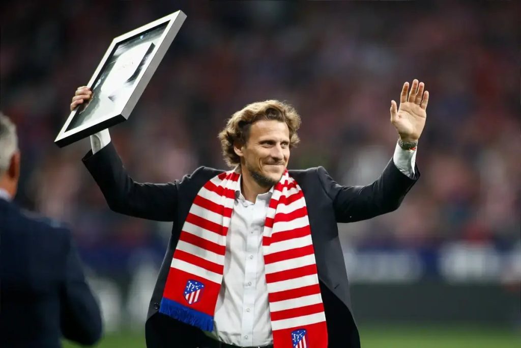Diego Forlán takes temporary charge of Uruguay after Marcelo Bielsa’s World Cup exit