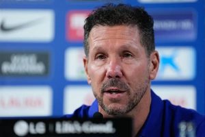 Diego Simeone confirms Julian Alvarez will stay at Atletico despite Barcelona interest