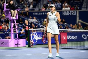 elena rybakina stuns coco gauff to reach canadian open final against iga swiatek