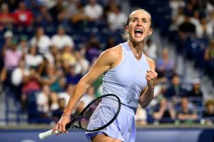 Elina Svitolina completes stunning comeback as Iga Swiatek dominates Canadian Open quarter-finals