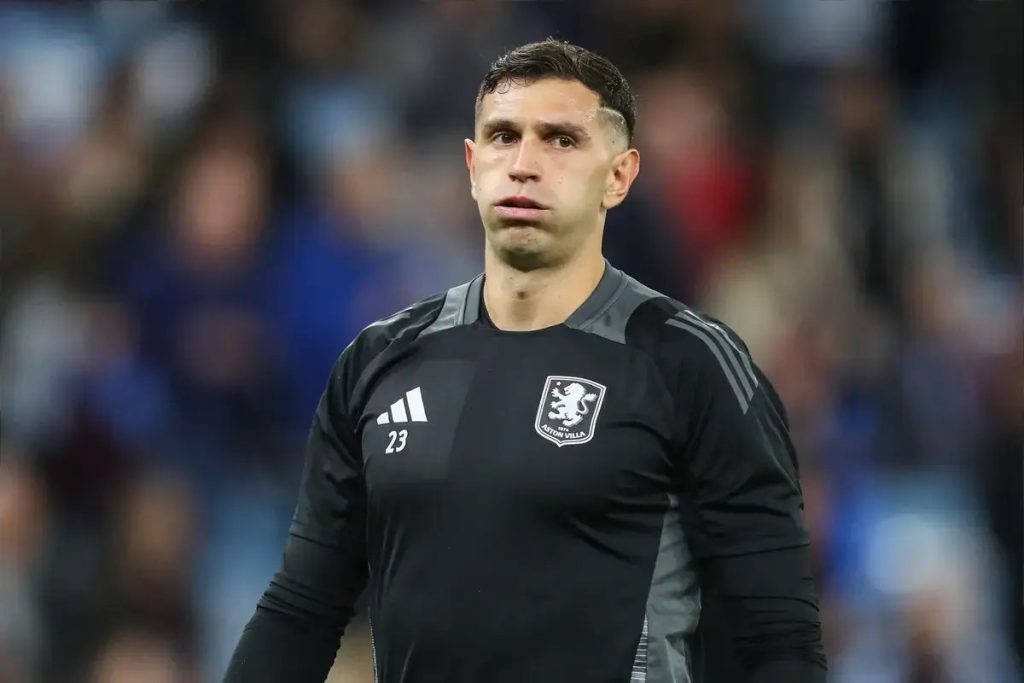 Emiliano Martinez cleared to play for Chelsea against Brighton after Aston Villa transfer