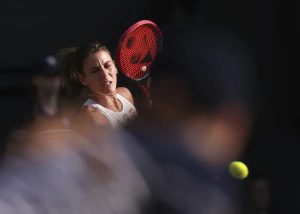 Emma Navarro termina a temporada 2026 devido a uma rara condição de saúde