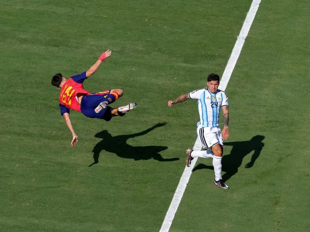 Enzo Fernandez breaks silence with message to Argentina fans after World Cup final red card