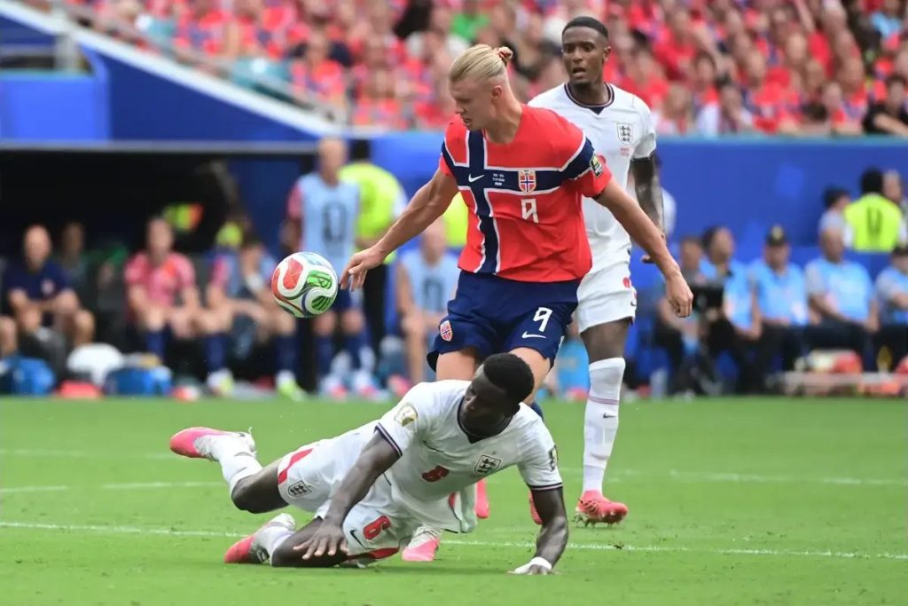 Erling Haaland’s dad praises referee Clement Turpin after England’s World Cup semi win