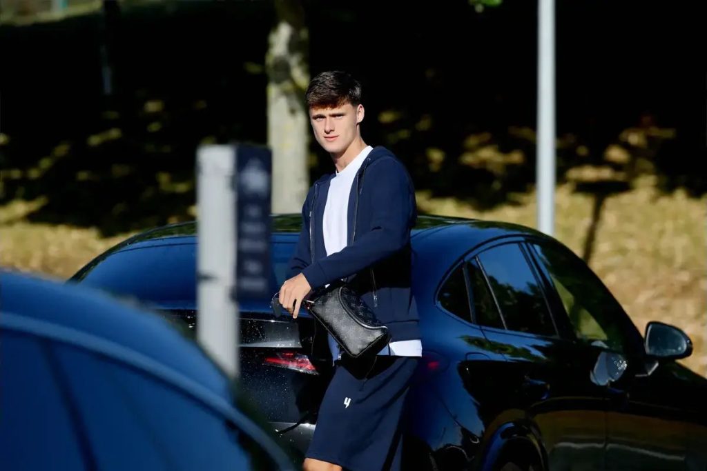 Everton reject Nottingham Forest’s £40m offer to keep Harrison Armstrong