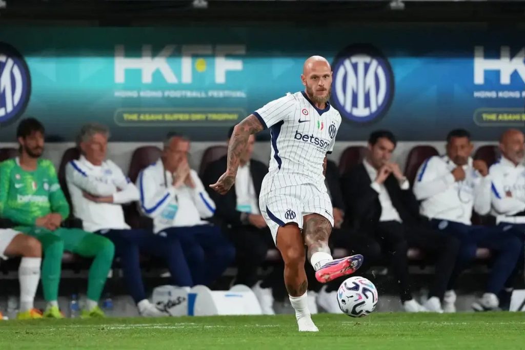 Federico Dimarco and Christopher Nkunku trade late goals as Milan and Inter draw 1-1 in Perth friendly