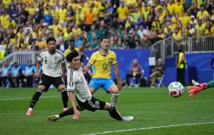 Gabriel Martinelli’s dramatic winner sends Brazil past Japan in World Cup thriller