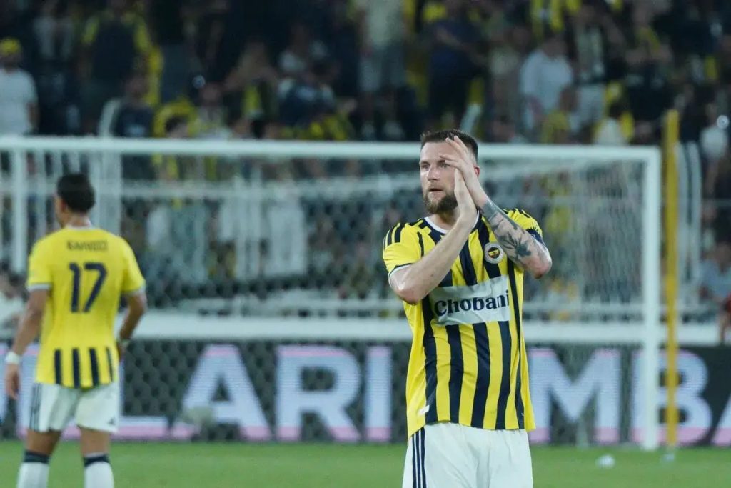 Greenwood scores as Fenerbahce beats Sturm Graz 2-0 in UCL qualifier first leg