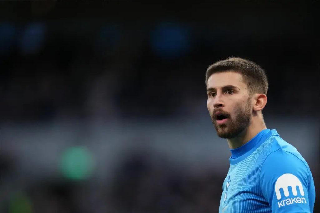 Guglielmo Vicario joins Juventus on loan from Tottenham with buy option