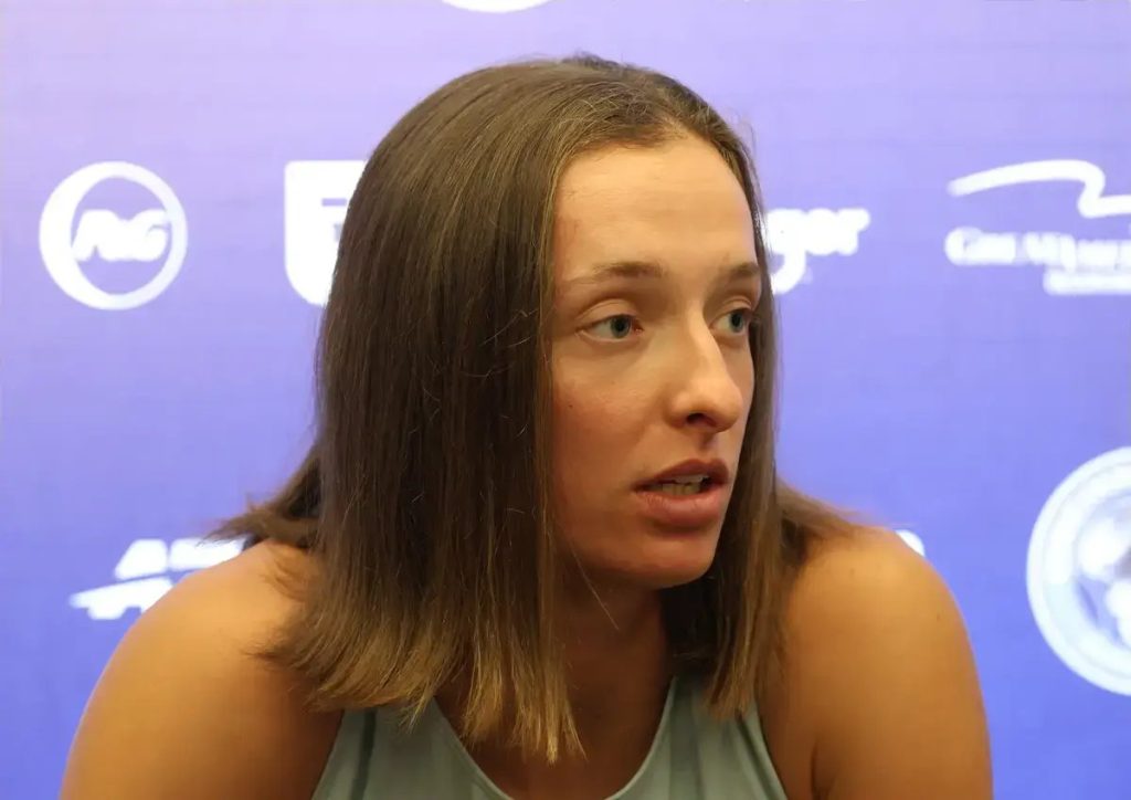 Iga Swiatek channels anger into Canadian Open win to silence critics