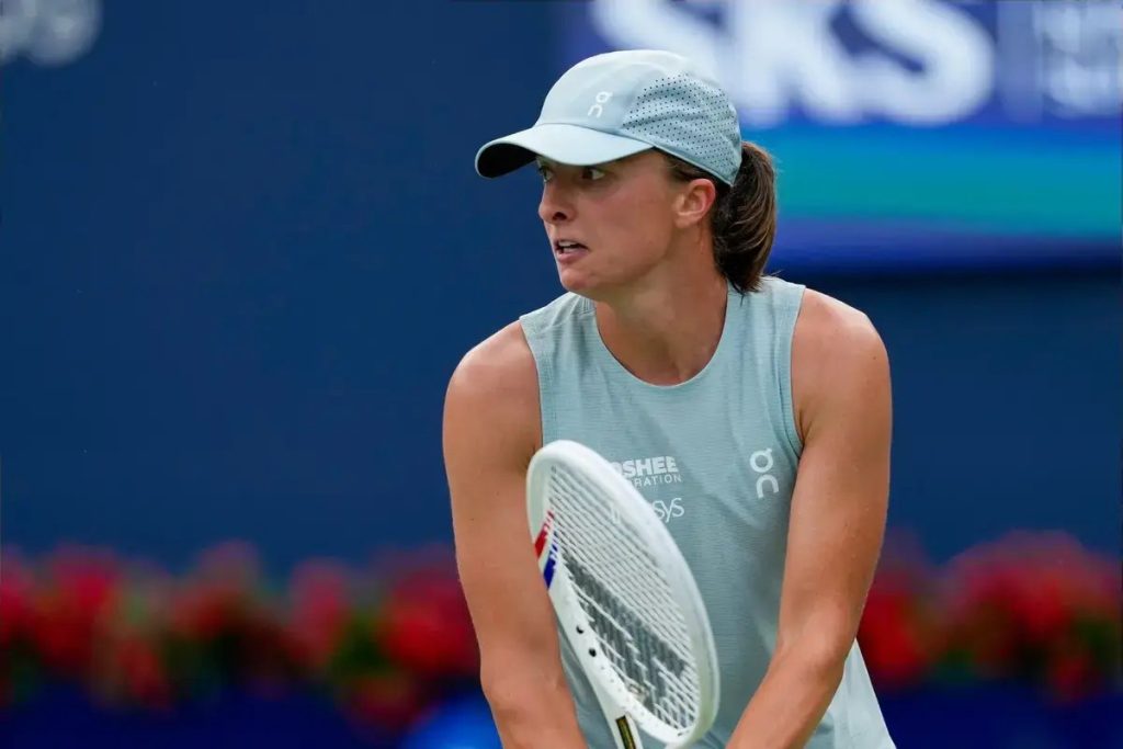 Iga Swiatek credits Ariana Grande for boost ahead of Canadian Open quarter-finals