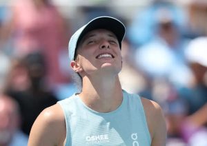 Iga Swiatek defends Cincinnati title after WTA 1000 breakthrough in Toronto