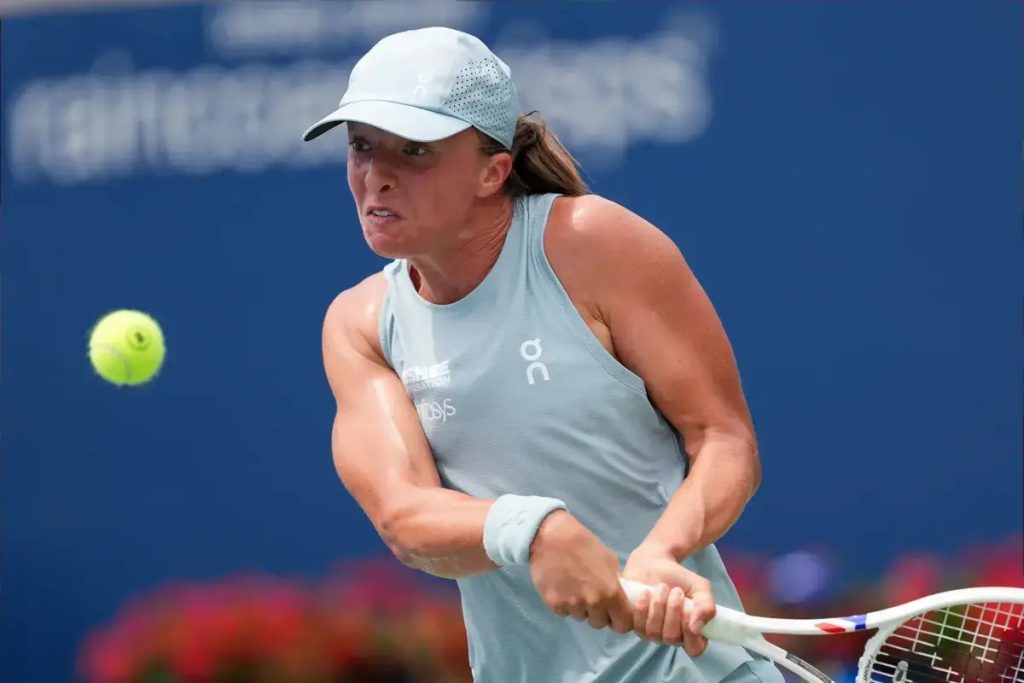 Iga swiatek dominates canadian open day five, dropping just three games