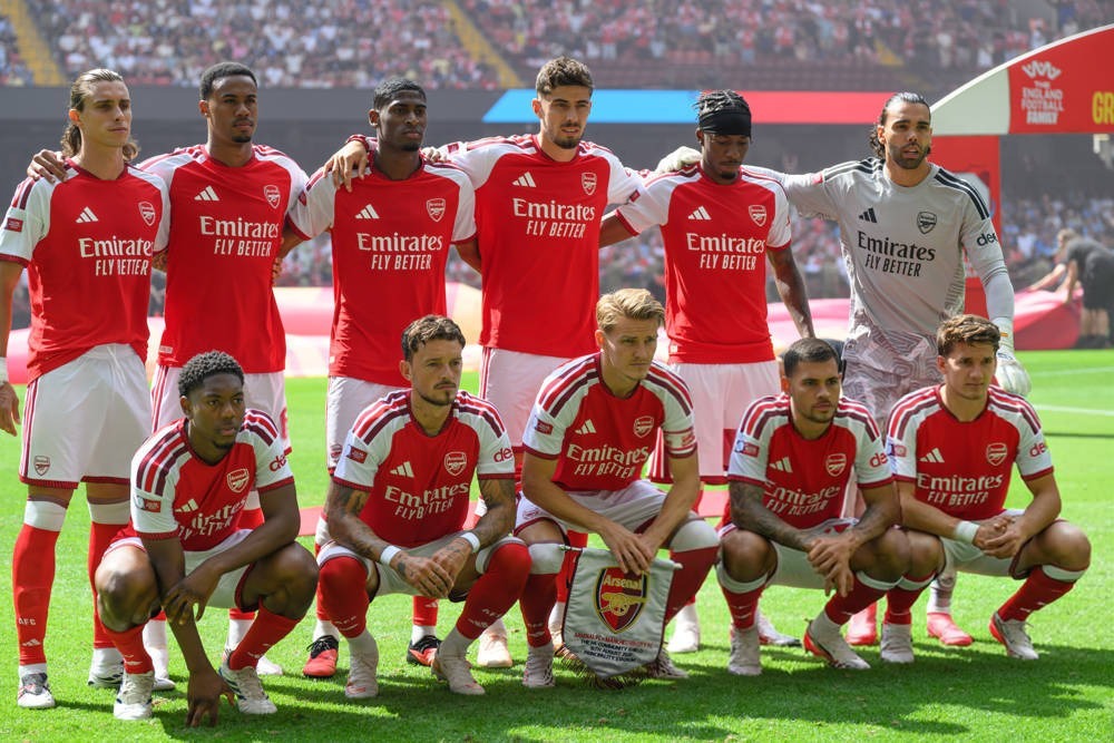 Arsenal and Manchester City keep perfect Premier League starts but fall short of record