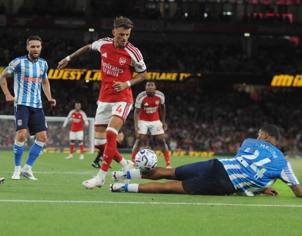 Arsenal dominate Coventry as Premier League returns with Hull vs Manchester United kickoff