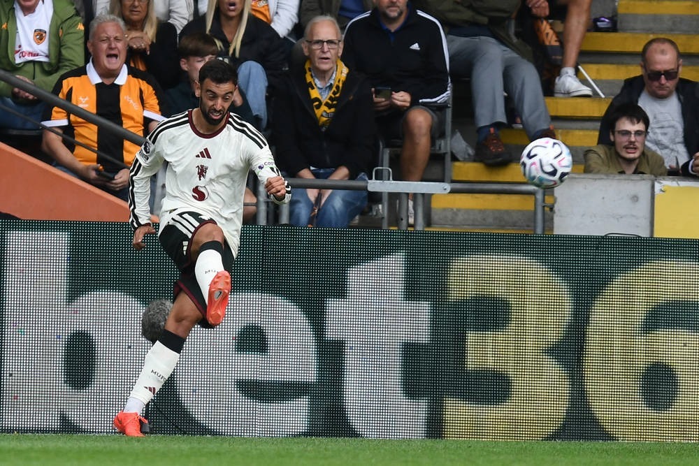 Bruno Fernandes reveals awkward moment replacing Harry Maguire as Manchester United captain