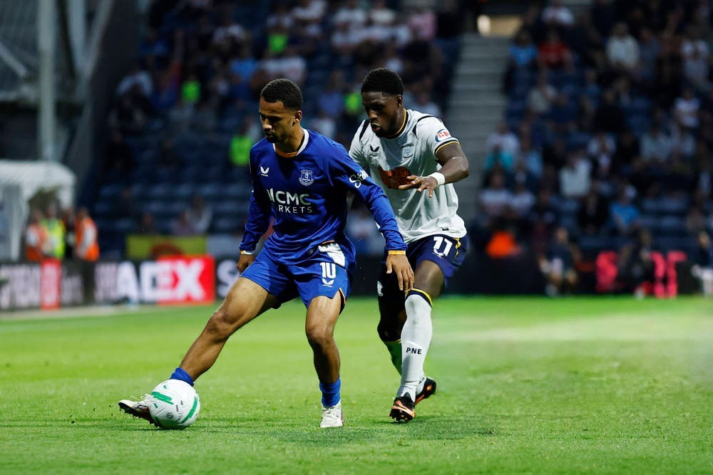 Arsenal and Manchester City join Manchester United in pursuit of Everton’s Iliman Ndiaye for £80m