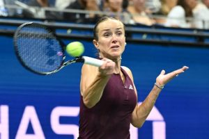 Elina Svitolina advances after tough battle as Noskova closes day four at US Open