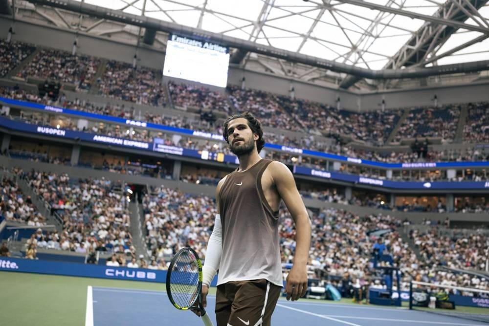 Carlos Alcaraz returns to us open with winning match and unexpected wardrobe nip reveal