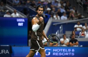 Carlos Alcaraz reaches US Open third round after comeback win; Berrettini exits in four sets