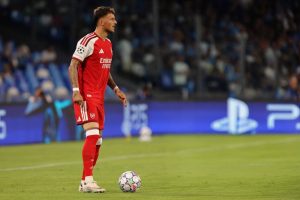 Arsenal’s Ben White spotted walking gingerly after Napoli win sparks fitness concern
