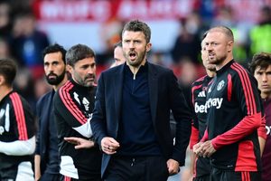 Carrick pede paciência para estreia de Baleba antes de jogo com tottenham