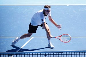 Taylor Fritz vence em xangai mas lamenta bolas no torneio