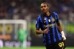 Djed Spence estreia-se pelo Inter e impressiona na vitória sobre parma