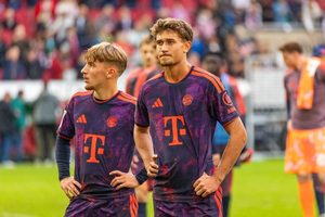 Bayern Munich salvages a draw after conceding a goal just six seconds into the match.