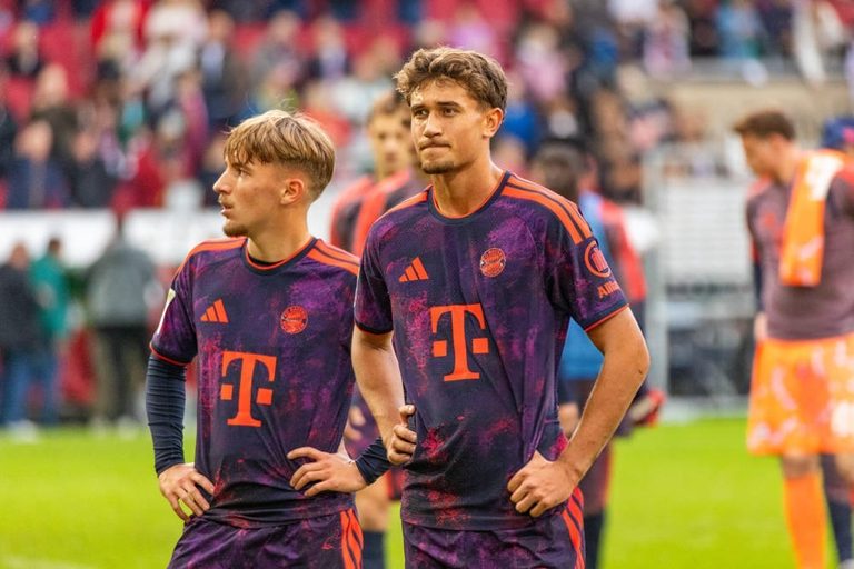 Bayern Munich salvages a draw after conceding a goal just six seconds into the match.