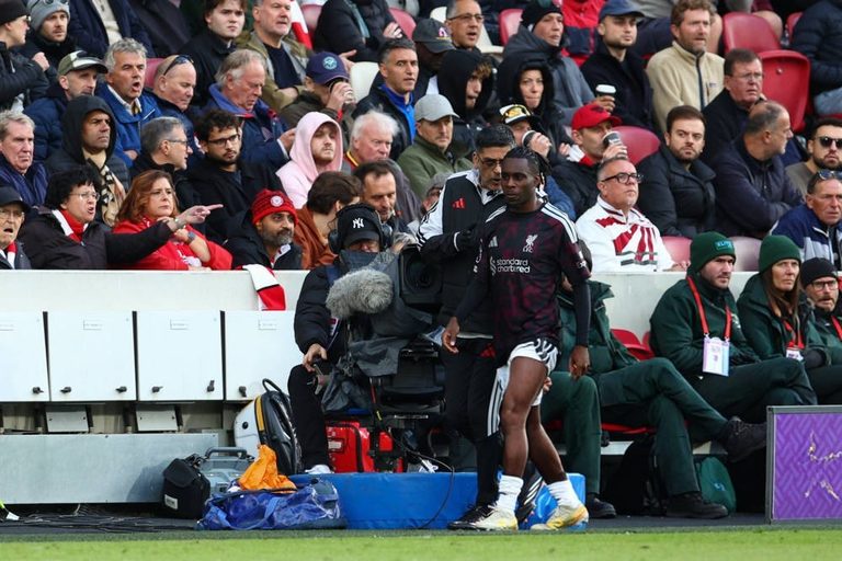 Liverpool sofre baixa de Frimpong para as próximas quatro semanas